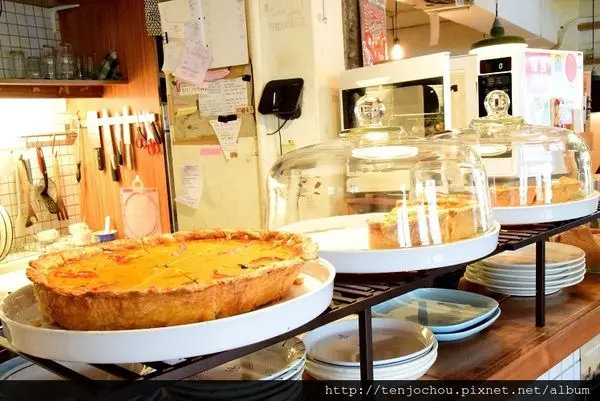 花花，甲飽沒【台北食記】台大公館 picnic野餐咖啡 超人氣不限時咖啡店