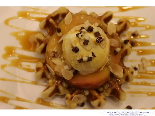 【食記】oO。。台北  咖輕鬆　酥脆爽口的人氣鬆餅！而且造型好可愛啊！。o○。