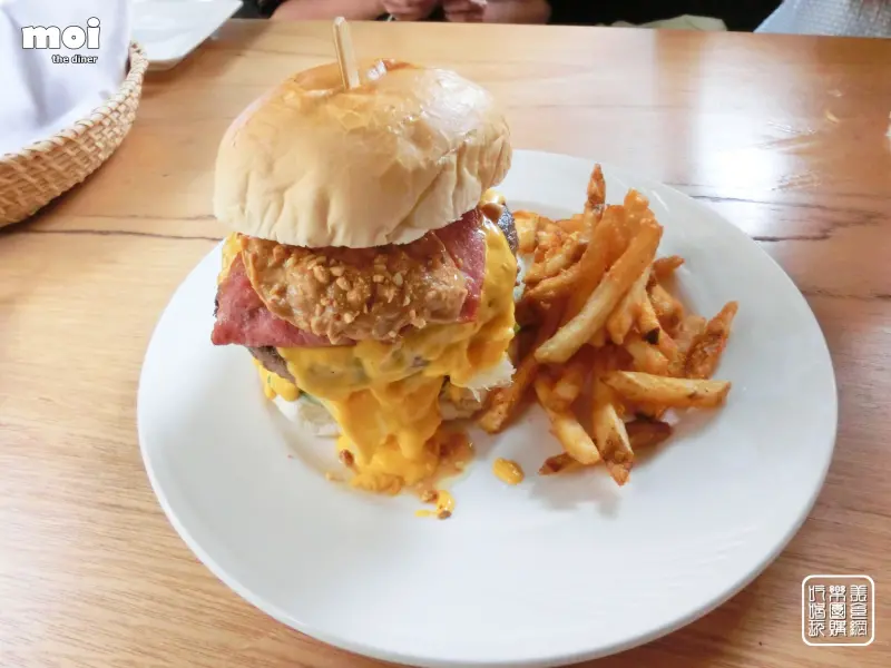 《美食推薦》【桃園】Moi the diner莫伊美式餐廳。早午餐 手工漢堡 牛排 咖啡 桃園下午茶 美式工業風 桃園必吃美食推薦(文末贈獎)