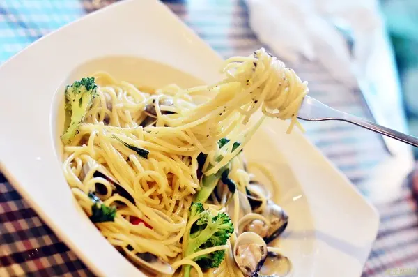 (文末有好康)溫馨與喜樂的氣氛，溫和與歡笑彷彿回到了家裡 -- Yi+Cafe 壹家咖啡