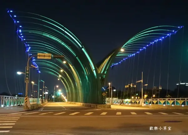 【台中旅遊】一次集滿大坑情人必去橋，情人橋/蝴碟橋/藍天白雲橋@台中北屯區