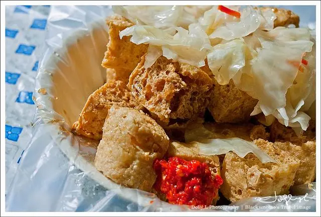 湳雅夜市│好味道臭豆腐‧窩車庫嚐迷人香酥味(南雅夜市)