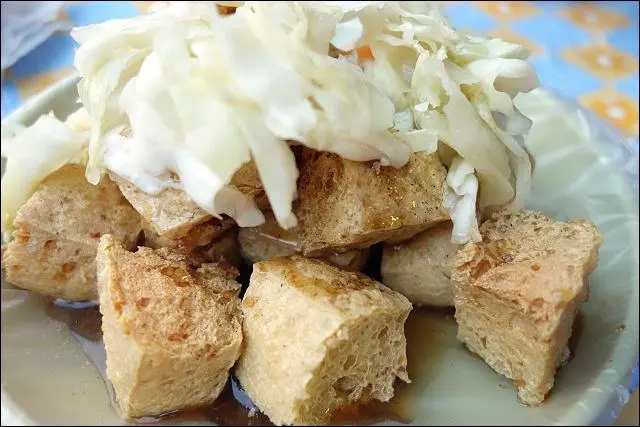 《捷運板南線/府中站美食》好味道臭豆腐．奶瓶爆米花．懷念排骨酥湯~南雅夜市小吃三連彈！