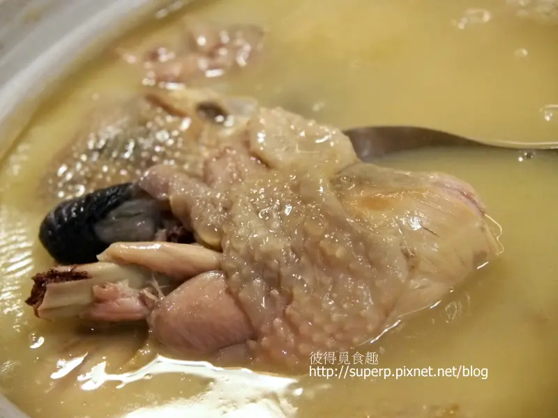 台北的雞窩：絕妙的砂鍋土雞濃湯