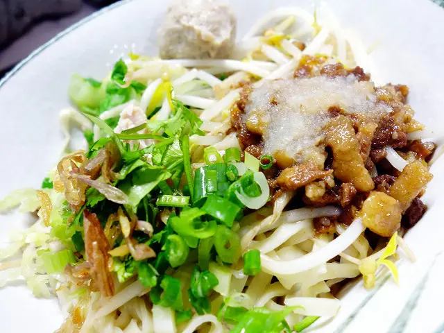 新店大坪林捷運站巷弄內銅板美食，和樂食堂