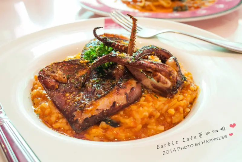 【台北大安_忠孝復興站】芭比咖啡 Barbie cafe ♥ 東區超夢幻粉紅餐廳，滿足每個少女想當公主的願望，全球首家芭比時尚主題餐廳♥