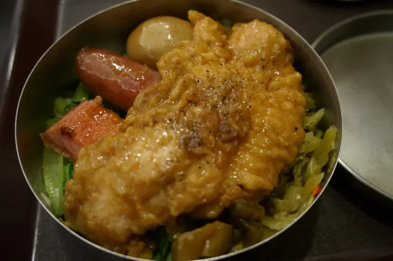 【新竹】湯記食堂-懷舊鐵路月台便當--踢小米食記