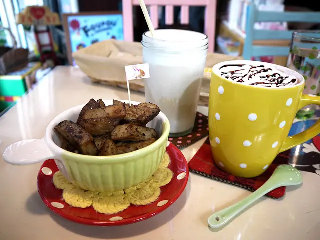 台北｜ 日式少女系咖啡廳。TOT Ta-Ta 小孩散步