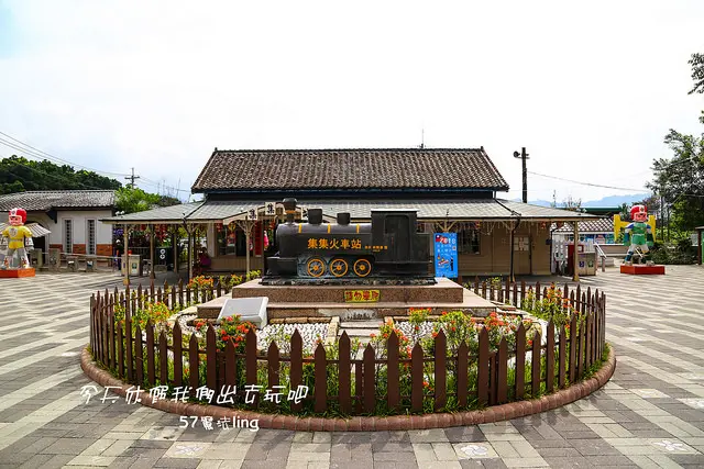 集集火車站。先到這逛逛吃小吃。再搭火車前往車埕探訪山城之美