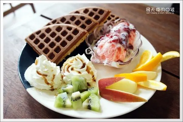 【台中下午茶】七天出走．7 days away Café+B&B。樸實，深得我心的鬆餅~