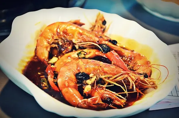 二十多種蝦料理,大蝦小蝦落肚子,第一次一餐吃這麼多蝦,很酷的體驗! 爭蝦吃到飽