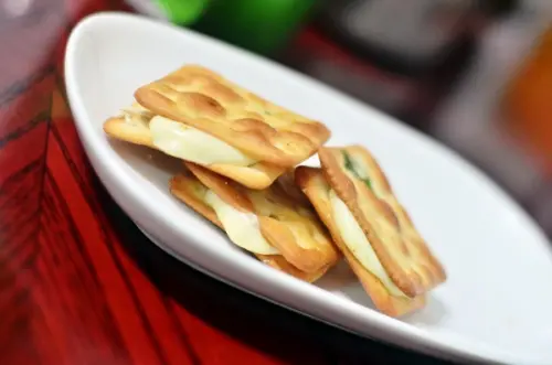 蘇打餅包牛軋糖吃膩了，那有吃過奶Q餅嗎？ -- 小阿姨奶Q餅