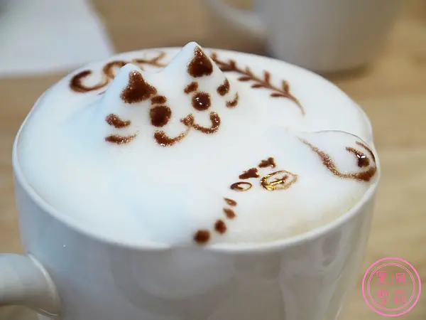 ❤台中❤ 貓咪控不來會後悔之有立體貓拉花的貓．旅行咖啡輕食館 ⊙21Sep13⊙