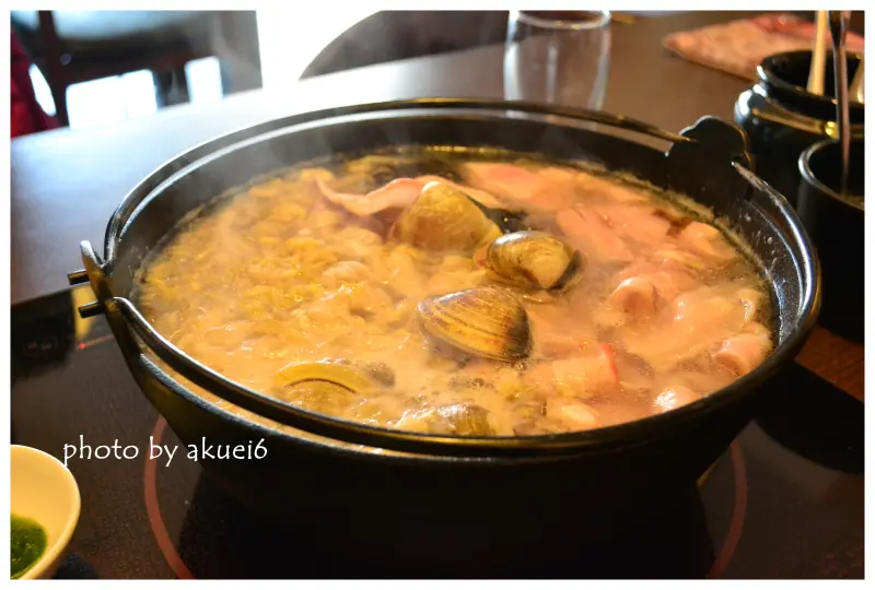 【試吃】高雄鼓山。冬鄉小廚東北酸菜白肉鍋