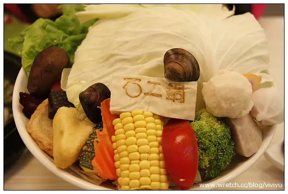 [桃園．美食]石二鍋．石頭火鍋~請拿號碼牌．翻桌率超快