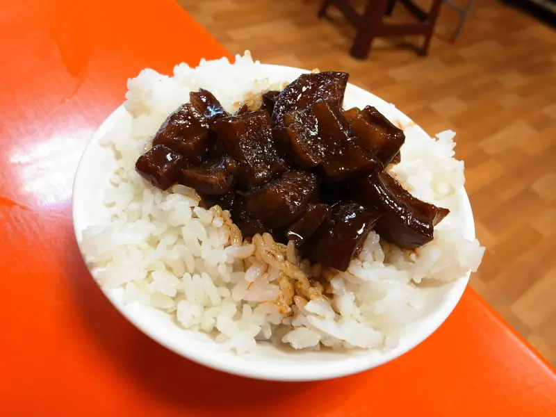 GRD3日誌---23042013 尋訪五大魯肉飯其二：新都小吃