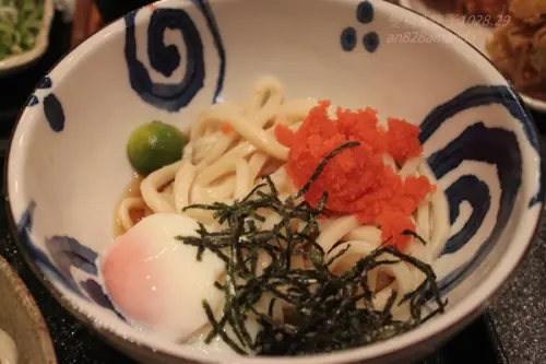 誠品松菸稻禾烏龍麵吃完麵要用力敲好吃鐘