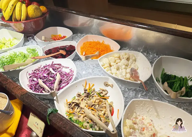 【台北美食】沾美西餐廳附菜單，自助提供沙拉、蛋糕、水果，當月