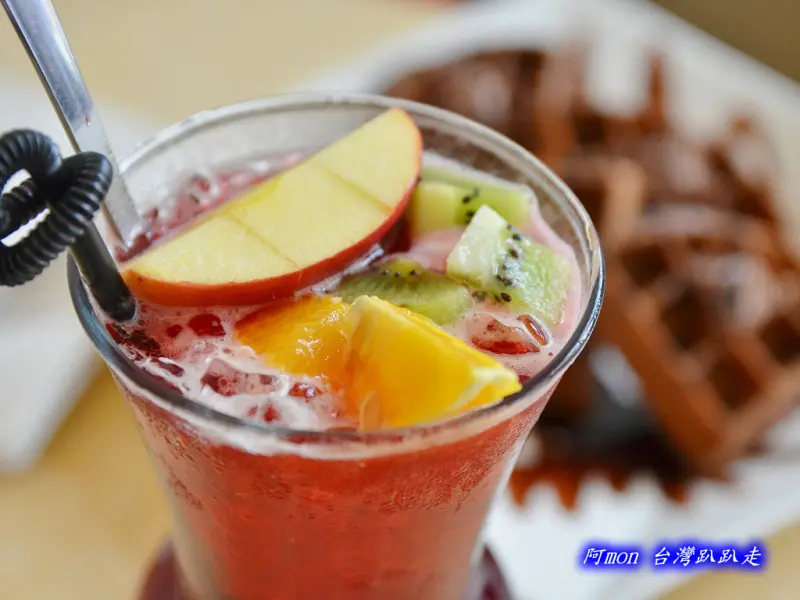 <台中南屯>食記:蟲子咖啡~維多利亞水果茶戀愛好滋味