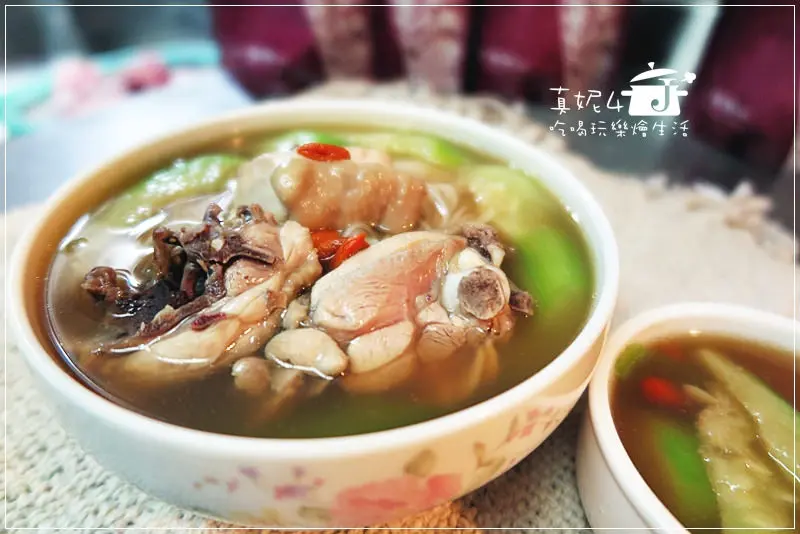 [宅配食譜] 宅配冷凍雞湯包-雙月雞湯。燉補養身雞湯專家，香醇好喝省時間的好幫手!
