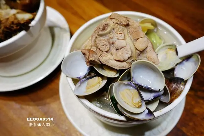 【台北美食】雙月食品社 ♥ 超人氣雞湯 會爆料的養生雞湯 料多味美 健康補身首選雙月 @ 捷運善導寺美食/養生雞湯