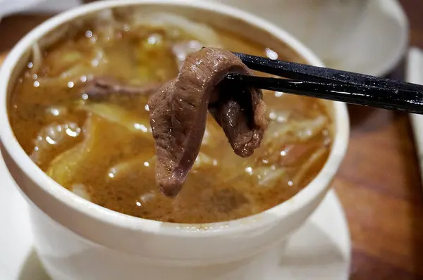 [善導寺] 雙月食品社：零度體感的寒冬，就是要來碗麻油豬心湯～        
      