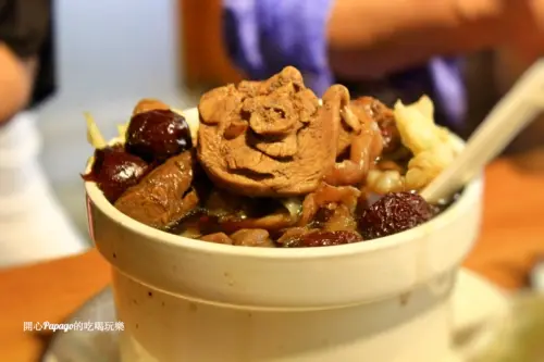 【雙月食品社】：古早味雞湯、經典滷味、新鮮鮮蚵產地直送（捷運善導寺）