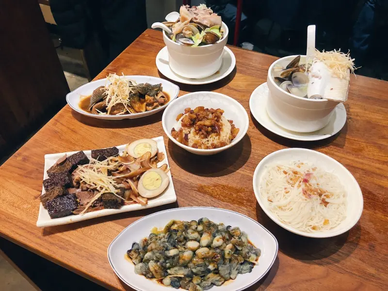 【台北｜善導寺站】雙月食品社＿爆料的小山丘蛤蜊燉雞湯＿不油不膩清爽又養生＿台大醫院周邊的排隊美食