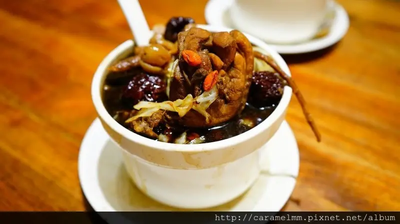 【台北中正】雙月食品社 料多味美超人氣雞湯 養身溫補 真材實料爆表 近臺大醫院/善導寺捷運 體驗團