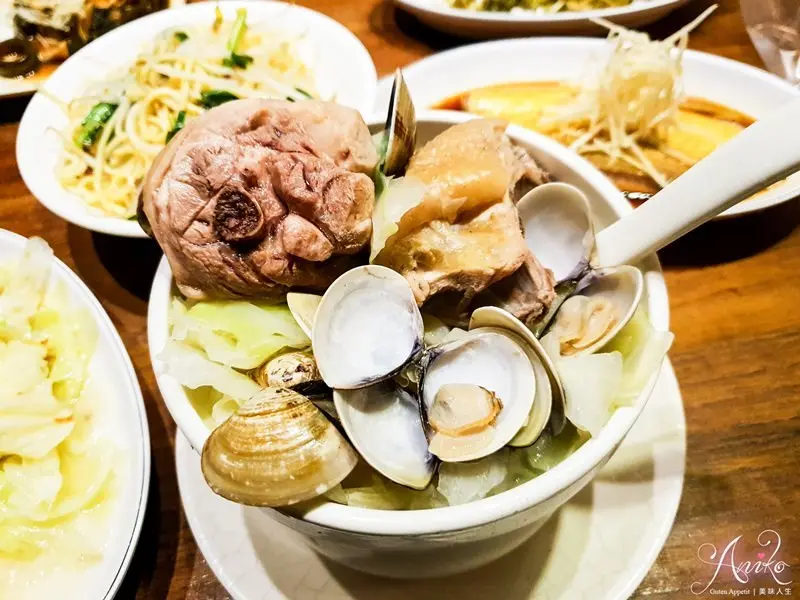 【台北美食】雙月食品社。善導寺美食~2020米其林必比登名單！蟬聯三年推薦～浮誇系爆料養生雞湯 - ANIKO 艾妮可美味人生