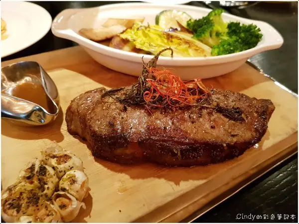 台北信義‧君悅酒店【ZIGA ZAGA】義式餐廳道地呈現‧週末夜晚LIVE演奏!!