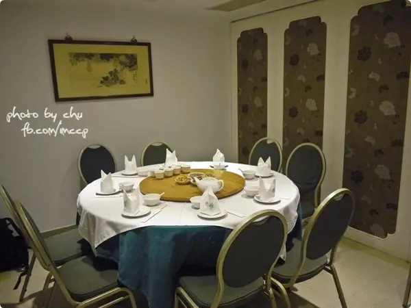 食記▶台北東區．圍爐酸菜白肉火鍋~百聞不如一見