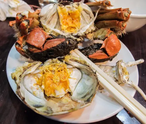 台北 隆哥龜山島海產與大閘蟹