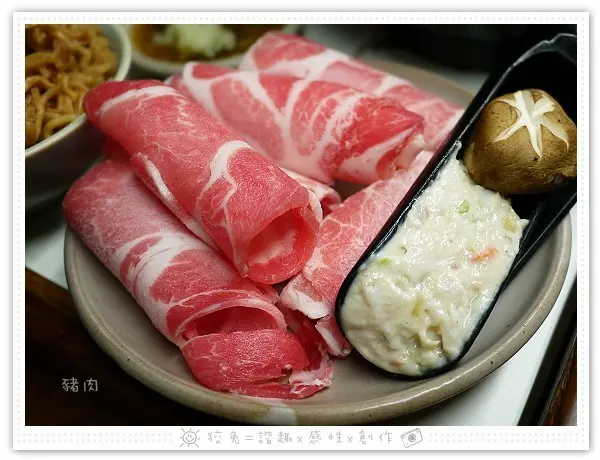 [台南食記] 老胡記~韓式泡菜鍋+醬燒牛腩鍋‧白飯出局！火鍋配意麵大勝！♥南科人專區♥