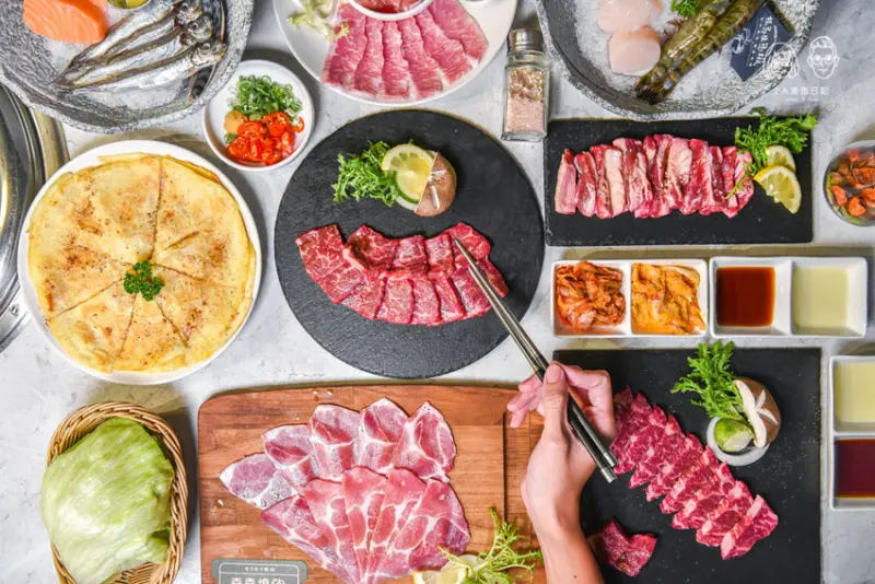 森森燒肉黎明店2.0：台中南屯區美食-超人氣燒肉店的歐式摩登風格華麗超好拍，設有包廂適合團體聚餐！