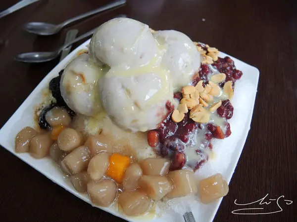 【金門 烈嶼鄉】黃厝三層樓芋頭餐館 ➤ 芋泥桑葚綜合冰 / 綿密芋頭泥~小金門的芋頭鬆軟香綿好吃!