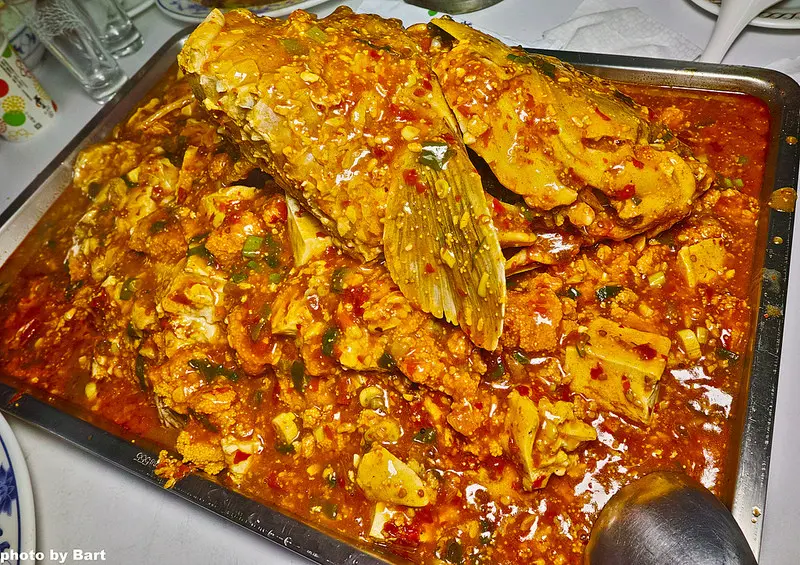 台北也有一魚三吃, 滿滿的魚子配上好吃的豆瓣魚作法太棒了 蜀魚館