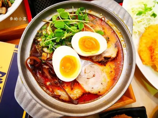 台北公館拉麵｜極麵屋，使用豬大骨熬湯、價格平價，內用還可以免費加麵、加飯