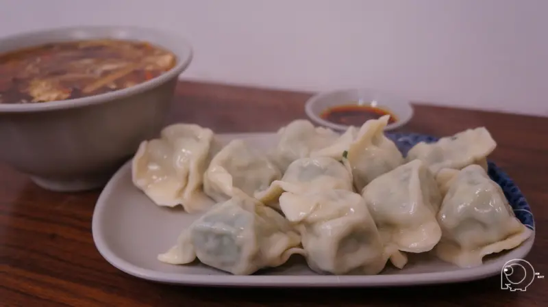 韭菜盒子好美味 連水餃也好吃的-江蘇菜盒店@捷運忠孝復興站@東區