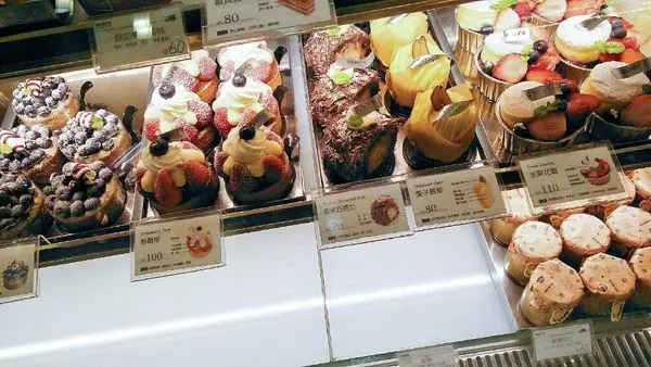 【高雄林森店】🔑歐貝拉洋菓子專門店🍓🐤🍯🍒🌲*不專業分享