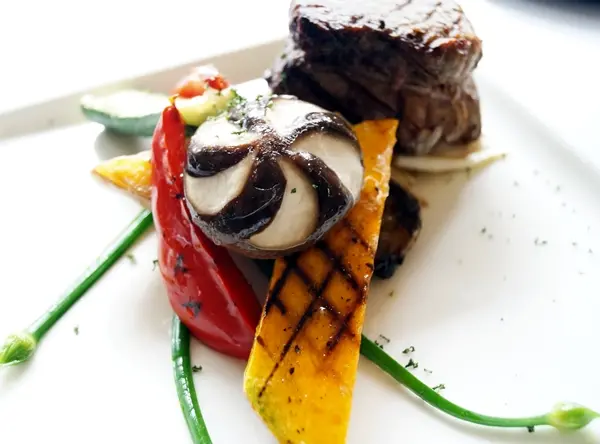 台中 宇宙天堂　獨享隱藏版牛排!!歐式莊園用餐記!!