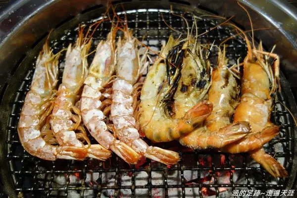 [食記] 新北中和 - 燒肉眾 ~ 精緻炭火燒肉海鮮，泰國蝦、天使紅蝦、生蠔、牛舌吃到飽!