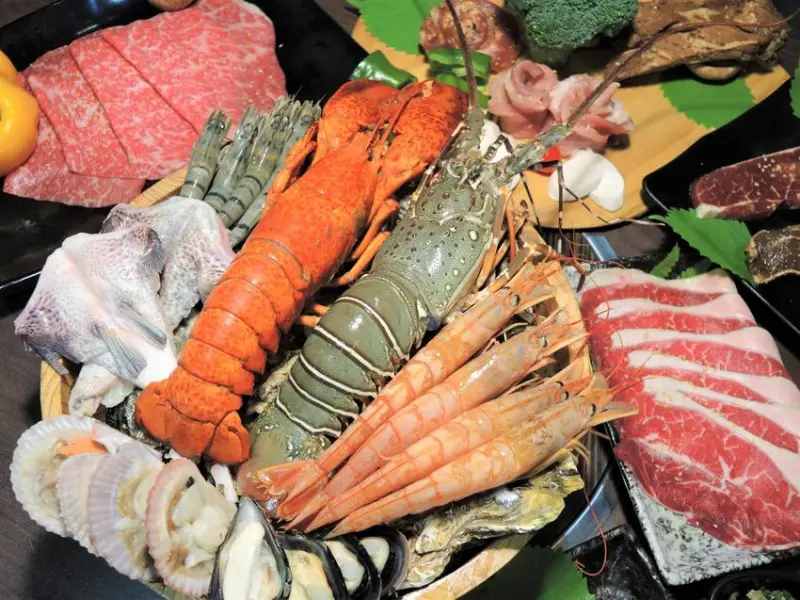 燒肉眾 中和環球店｜燒烤店吃的到龍蝦、和牛！各式高級海鮮及肉品通通一次超CP滿足！新北燒肉吃到飽推薦