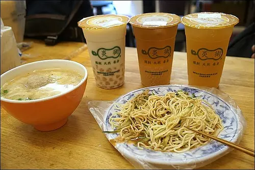 《中和連城路必吃美食》夏天就是要吃這一味！洪記涼麵搭埔里上來的炎術天然飲