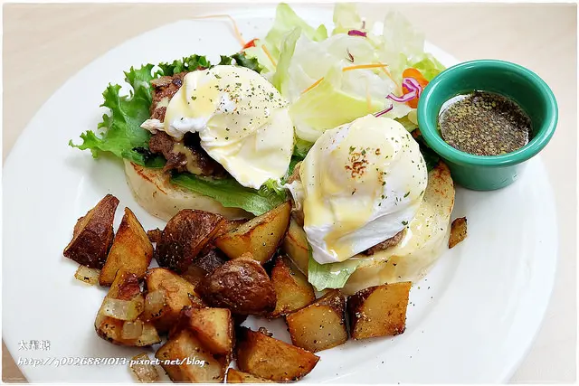 【台北】捷運公館站。免費wifi/不收服務費。寵物友善餐廳。台大早午餐/義大利麵/鬆餅甜點/咖啡下午茶「感恩小館Gramercy Cafe」