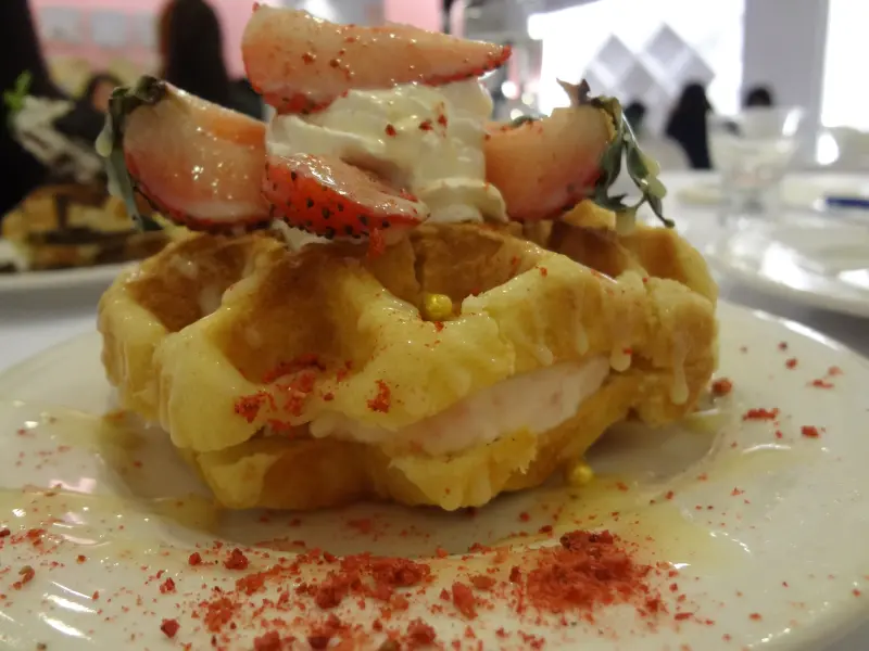 1021115[禮官三小愛台灣試吃]炫麗的天空樹華麗狂女士Macaron Pink(逢甲店)帶女士來這裡享用美食代表你愛她