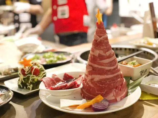 【台北。忠孝敦化站美食】乾杯燒肉居酒屋(乾杯本店)。親親五花肉～Kanpai氣氛High翻全場