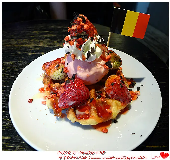 【Mr.PaPa 比利時列日鬆餅】今夏主打~精緻手作霜淇淋＋比利時鬆餅～排隊等再久都甘願的甜蜜滋味!