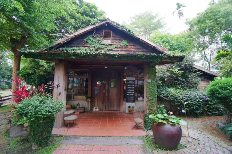 【彰化。田中】石頭魚鐵道庭園咖啡館景觀餐廳-不用飛澎湖有雙心滬