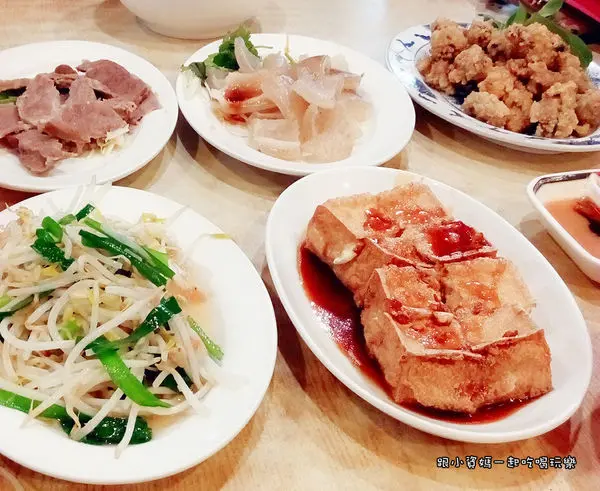 【台北美食記】老街切仔麵 士林在地人的私房美食 二十年老店品質保證 平價又美味的傳統味小吃  黑白切滷肉飯超有名 鄰近芝山捷運站